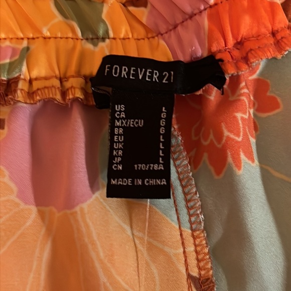 Final Price. NWT, Shiny Floral Track Shorts, L - Picture 8 of 12